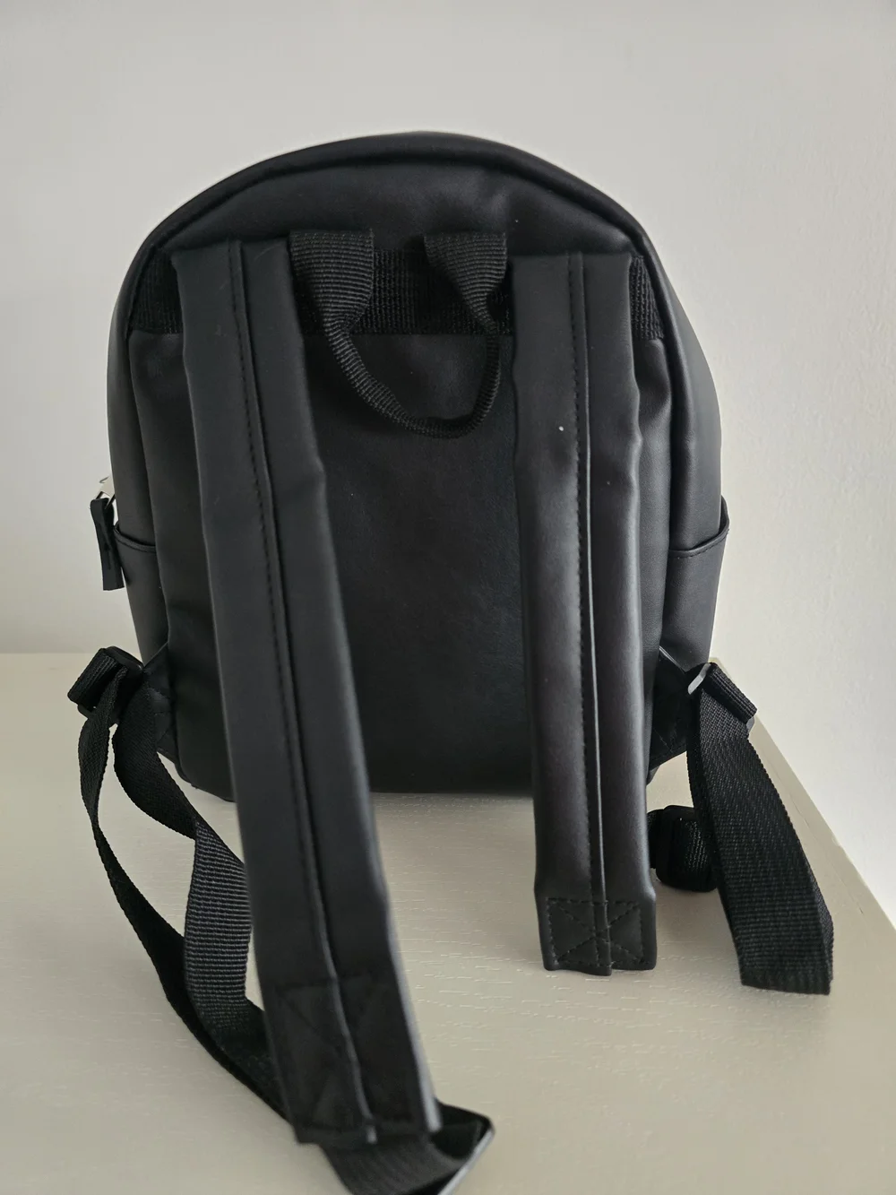 Wicked Defy Black & Green 'Defy Gravity' Men's Backpack with 'Wicked' Coin Pouch